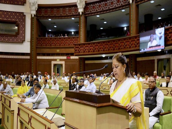 దెయ్యాలు పీడిస్తున్నాయి..