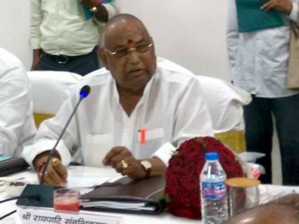 అధికారులకు పరువు నష్టం కలిగించేలా