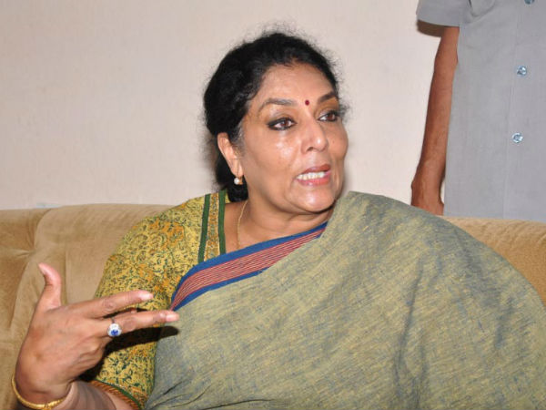 నవ్వాలో, ఏడ్వాలో తెలియడం లేదంటూ
