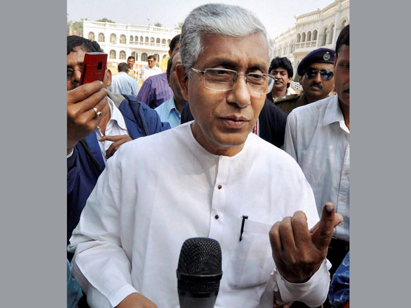 In Unusual Gesture, BJP Leader Goes To Tripura's CPM Office, With Invite In Unusual Gesture, BJP Leader Goes To Tripura's CPM Office, With Invite