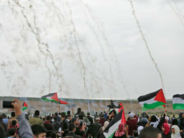 16 Killed, Dozens Wounded as Thousands Gather on Gaza-Israel Border for March of Return 16 Killed, Dozens Wounded as Thousands Gather on Gaza-Israel Border for March of Return