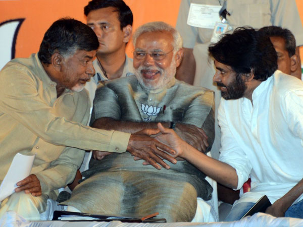 తిరుమల సాక్షిగా 15 ఏళ్ల ప్రత్యేక హోదాకు హామీ