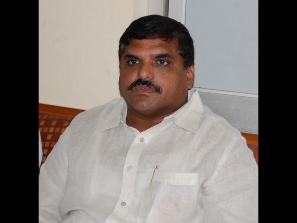మంత్రిని తొలగించాలి