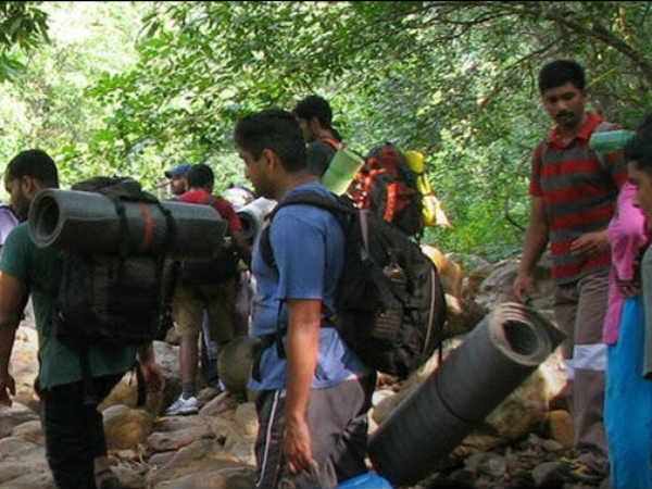 లేడీ టీచర్ల అతి