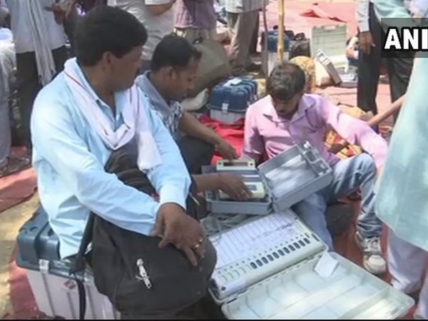 కర్నాటకలో తెలుగు వారు ఎక్కువ