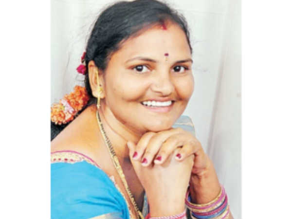 tdp woman leader killed by unknown in bhupalpally district tdp woman leader killed by unknown in bhupalpally district