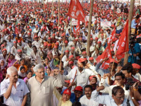 ఎర్ర సంద్రంగా మారిన ముంబై మహా నగరం