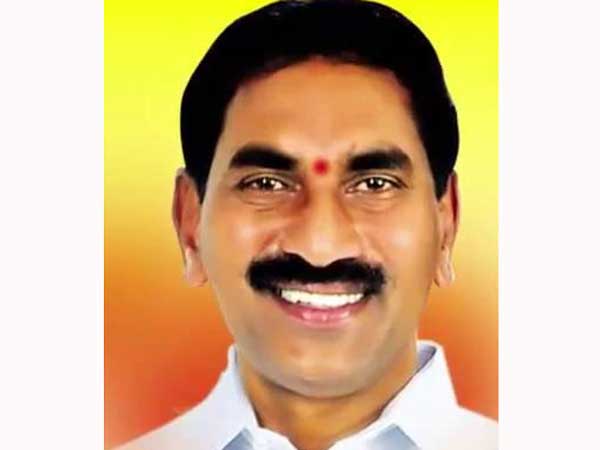 ఇద్దరిలో ఎవరికో..