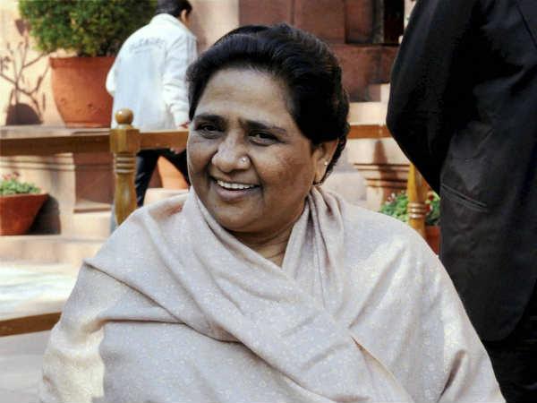 మాయావతికి ఆహ్వానం కానీ...