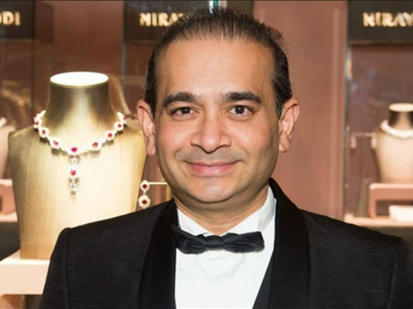Nirav Modi gave gold and diamond jewellery to PNB officials as bribe: Police Nirav Modi gave gold and diamond jewellery to PNB officials as bribe: Police