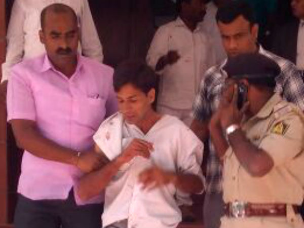 పోలీసు కస్టడీ