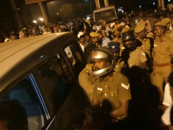 ఫైన్ వేస్తారని భయం!