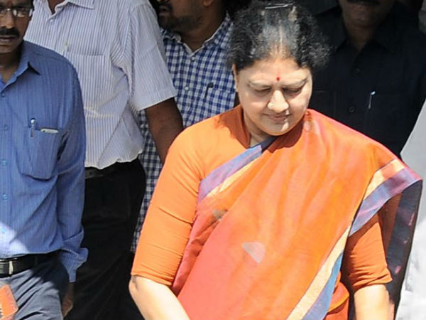 పెన్ డ్రైవ్ లో వీడియో