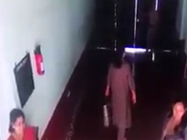 చిన్నమ్మ శశికళ దర్బారు