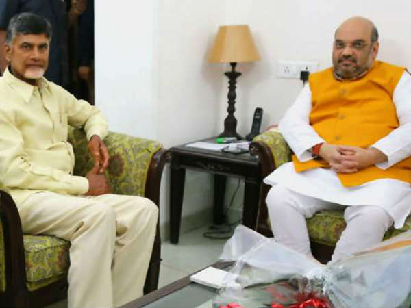 సోనియా, మన్మోహన్ ఫోటోలు