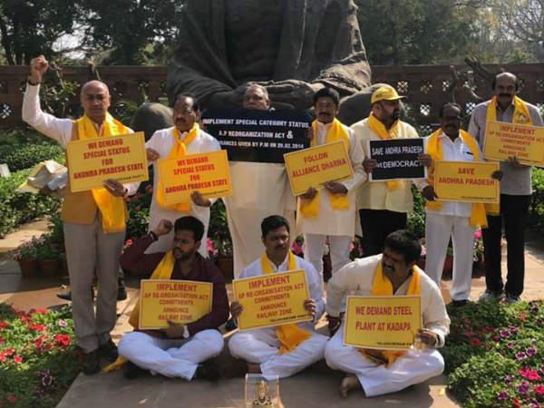 దద్దరిల్లుతోన్న ఢిల్లీ, ఏపీ ఎంపీల హెచ్చరిక