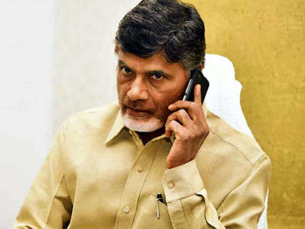 ఫోన్ల వ్యవహారం...ప్రతిదీ ఒక ప్రహసనంలా...