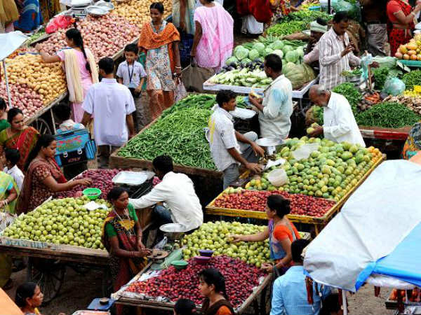 కూరగాయలతోపాటు ఆహార ఉత్పత్తుల ధరలు తగ్గాయ్!!