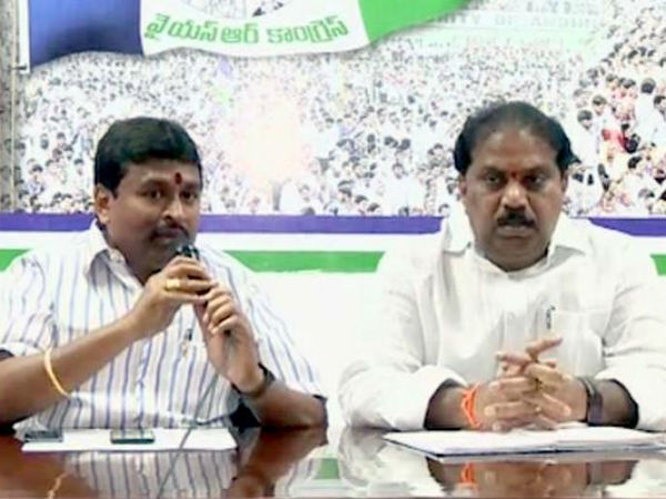 మోడీ కాళ్లు పట్టుకుంది చంద్రబాబే