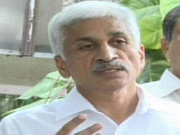 తన వ్యతిరేకులంతా ఏపీ ద్రోహులని వితండ వాదం