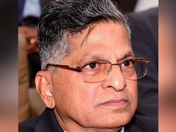 భోజనం చెయ్యడానికి జడ్జి