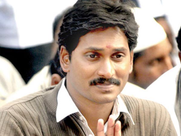 కేవీపీతో కలిసి అలా చేసినందుకు క్షమాపణ చెప్పు
