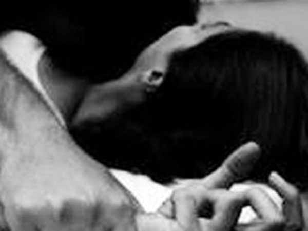 Madhya Pradesh: Dalit woman alleges rape, brings aborted foetus to SP office Madhya Pradesh: Dalit woman alleges rape, brings aborted foetus to SP office