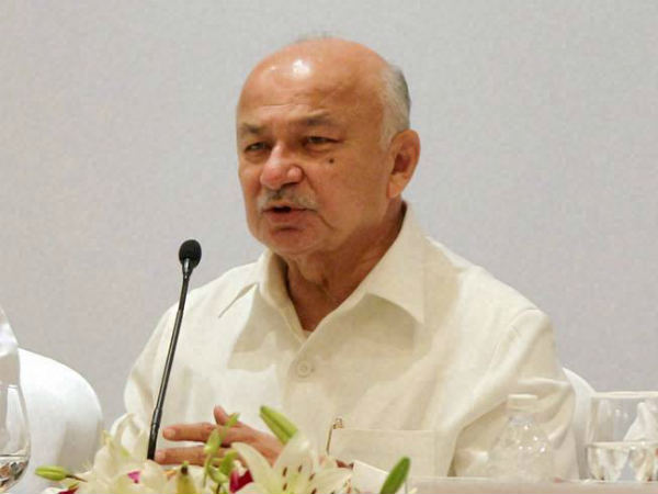 పవన్ కళ్యాణ్వి నిలకడలేని రాజకీయాలు