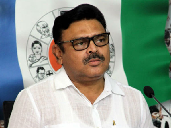 జగన్ పోరాట యోధుడు అందుకే కేసులు