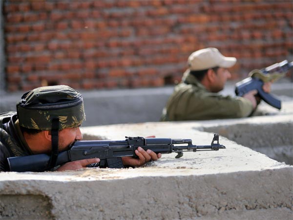 Kashmir encounter: 4 terrorists, 2 security men killed in Pulwama Kashmir encounter: 4 terrorists, 2 security men killed in Pulwama