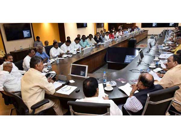 మొదటి అఖిలపక్షం...విమర్శలు