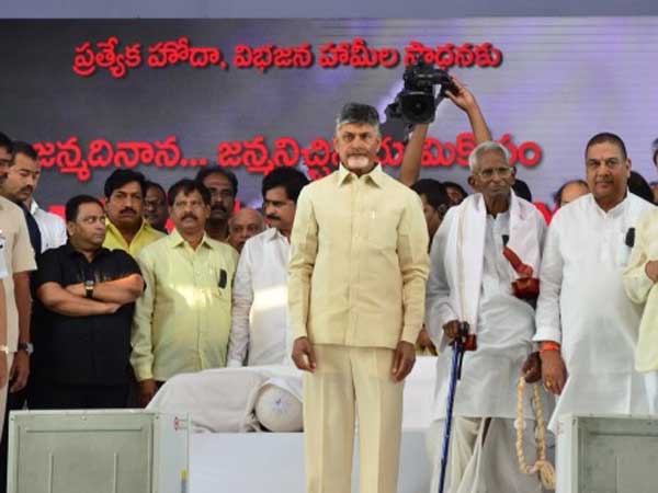 ఎన్టీఆర్ డూప్లతో డైలాగ్లా.. బాబు నవ్వులు