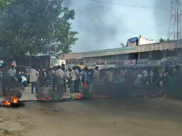 Cauvery issue: Protests erupt in TN, 2 DMK men attempt self-immolation Cauvery issue: Protests erupt in TN, 2 DMK men attempt self-immolation