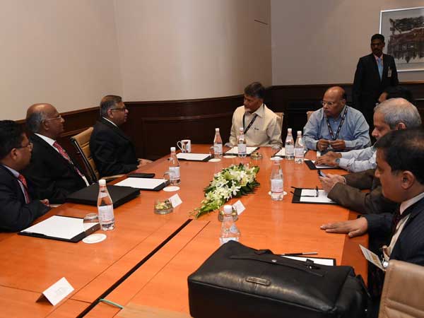 దానిని ఉపయోగించుకొని లబ్ధి పొందాలని ఎన్నారైలకు