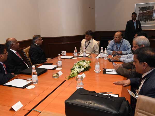 టోనీ బ్లెయిర్ కు...ఆహ్వానం
