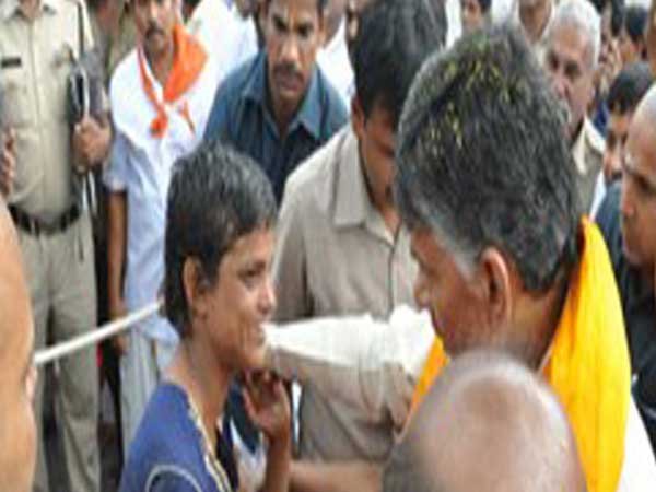 CM Security Fail in Tirumala CM Security Fail in Tirumala