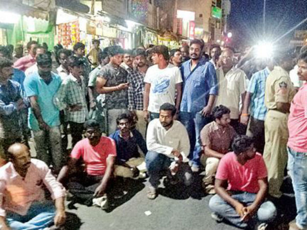 ఎమ్మెల్యేపై.. బాధితుడి ధర్నా