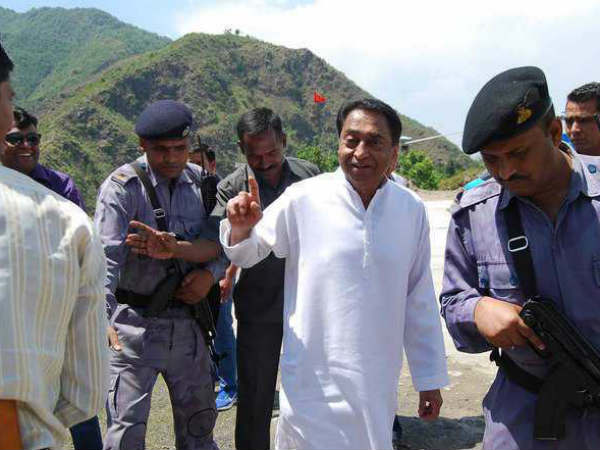 Chopper carrying Kamal Nath loses way in Madhya Pradesh, lands safely after 40 minutes Chopper carrying Kamal Nath loses way in Madhya Pradesh, lands safely after 40 minutes
