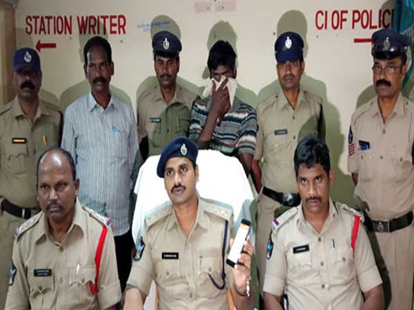 Thief held within 6 minutes with help of LHMS in Eluru Thief held within 6 minutes with help of LHMS in Eluru