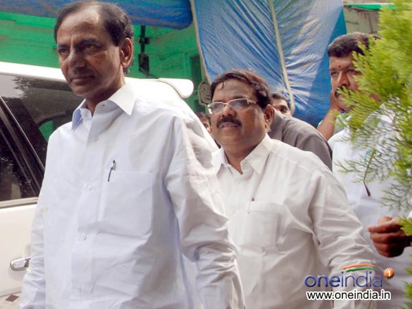 ప్లీనరీ తర్వాత ఢిల్లీలో టిఆర్ఎస్ నేతల మకాం