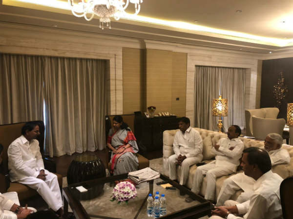 చెన్నైలో కేసీఆర్ బిజీబిజీ