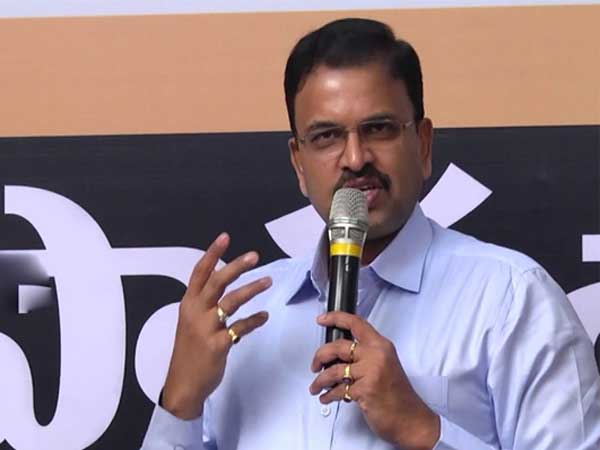 వీఆర్ఎస్ తర్వాత తొలి సామాజిక కార్యక్రమం