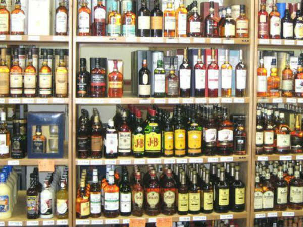 Liquor traders in Andhra Pradesh to shut shops from April 25 Liquor traders in Andhra Pradesh to shut shops from April 25