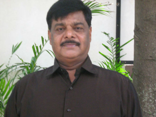 IT raids on Minister HC Mahadevappas residence IT raids on Minister HC Mahadevappas residence
