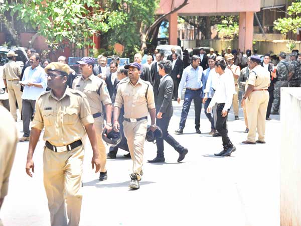 స్వామి అసిమానందను ఉద్దేశ్యపూర్వకంగా ఇరికించారు