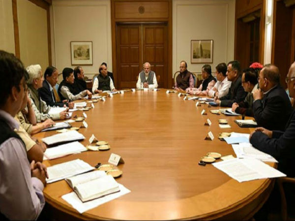 Cabinet makes child rapes punishable with death Cabinet makes child rapes punishable with death
