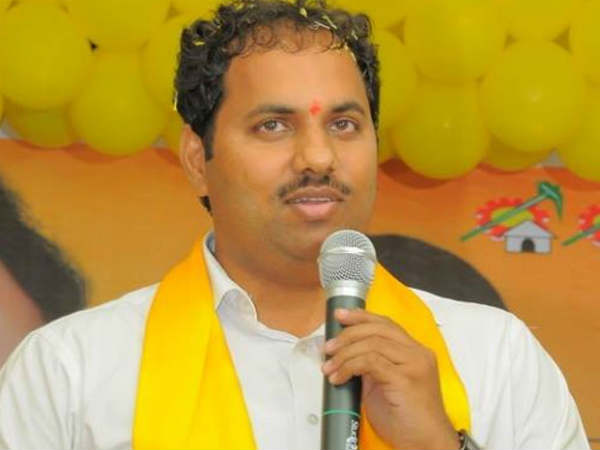 మరోవైపు...పోటీ దీక్ష
