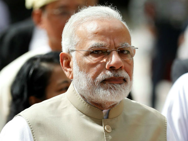 Modi to sit on day-long fast tomorrow, to divert no confidence motion issue? Modi to sit on day-long fast tomorrow, to divert no confidence motion issue?