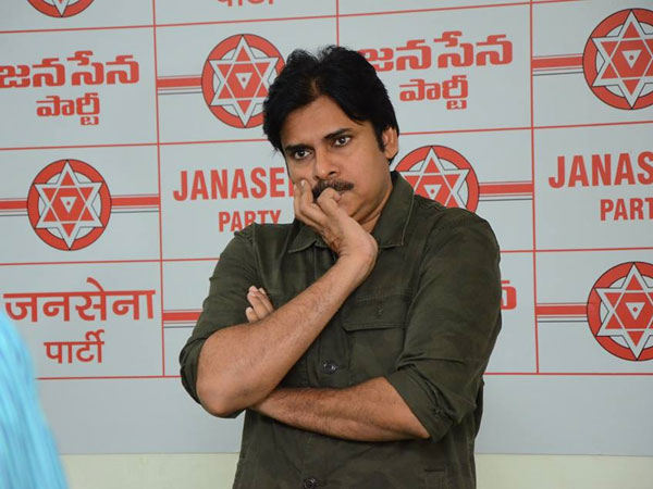 పవన్, అనుచరులపై మోసం కేసు నమోదు చేయాలి