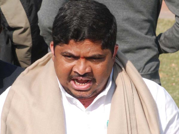 కేసీఆర్ అనే నేను
